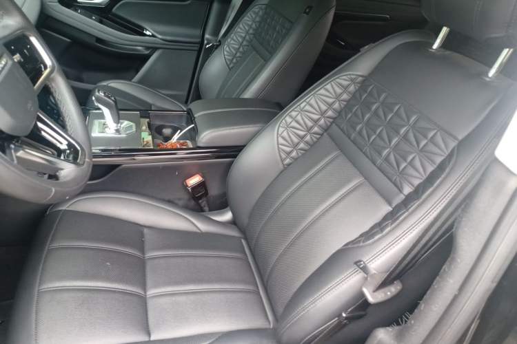 Used Land Rover Range Evoque 2022 Aurora L 249 PS R-Dynamic Collins Antique Bronze Special Edition Left Front Seat