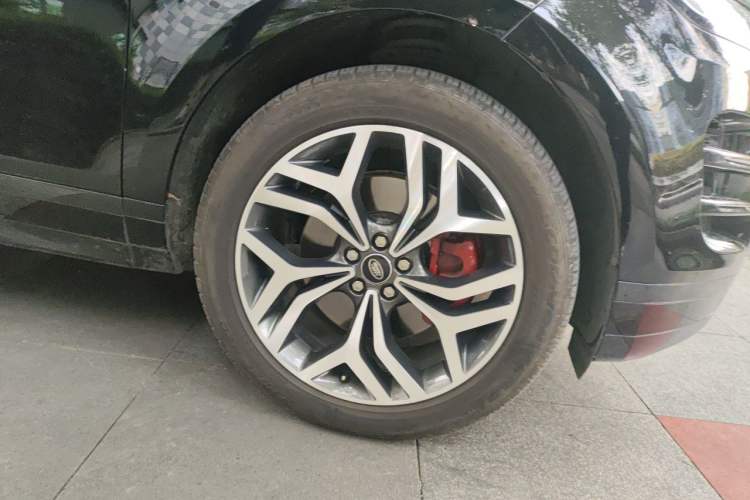 Used Land Rover Range Evoque 2022 Aurora L 249 PS R-Dynamic Luxury Edition Right Front Wheel Hub
