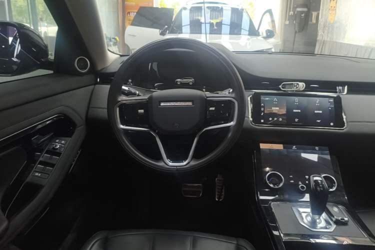 Used Land Rover Range Evoque 2022 Aurora L 249 PS R-Dynamic Collins Antique Bronze Special Edition Steering Wheel