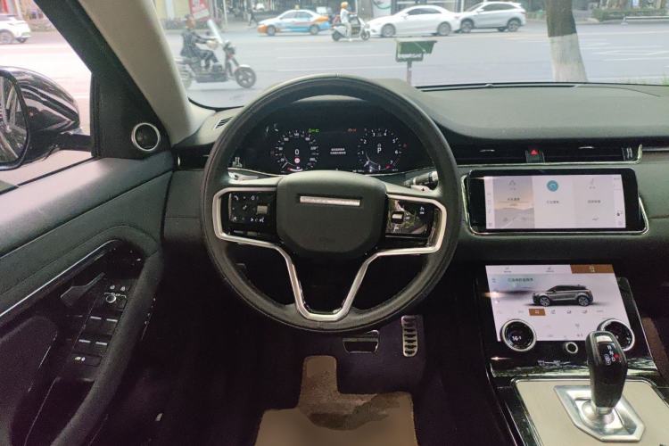 Used Land Rover Range Evoque 2022 Aurora L 249 PS R-Dynamic Luxury Edition Steering Wheel