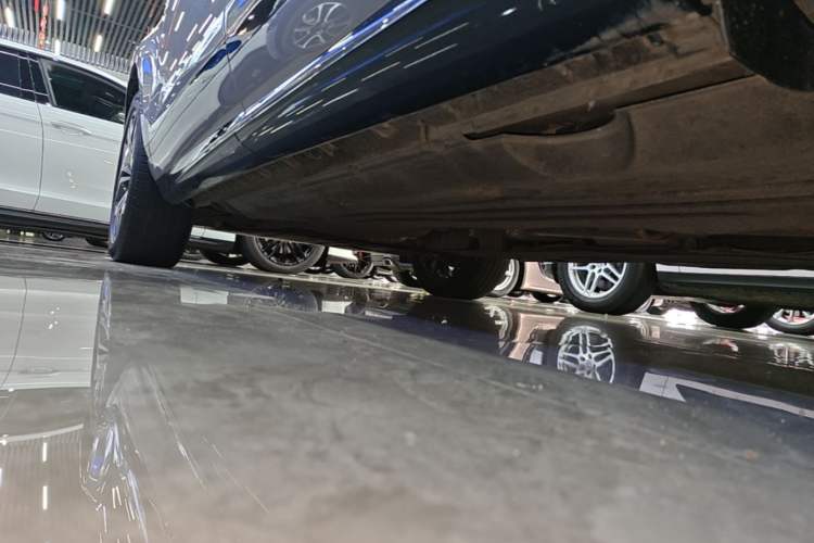 Used Land Rover Range Evoque 2022 Aurora L 249 PS R-Dynamic Luxury Edition Left Side Sill