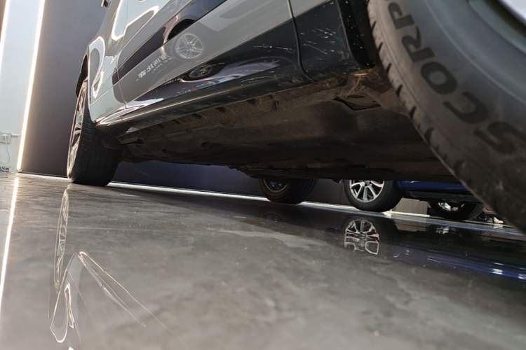 Used Land Rover Range Evoque 2022 Aurora L 249 PS R-Dynamic Luxury Edition Right Side Sill