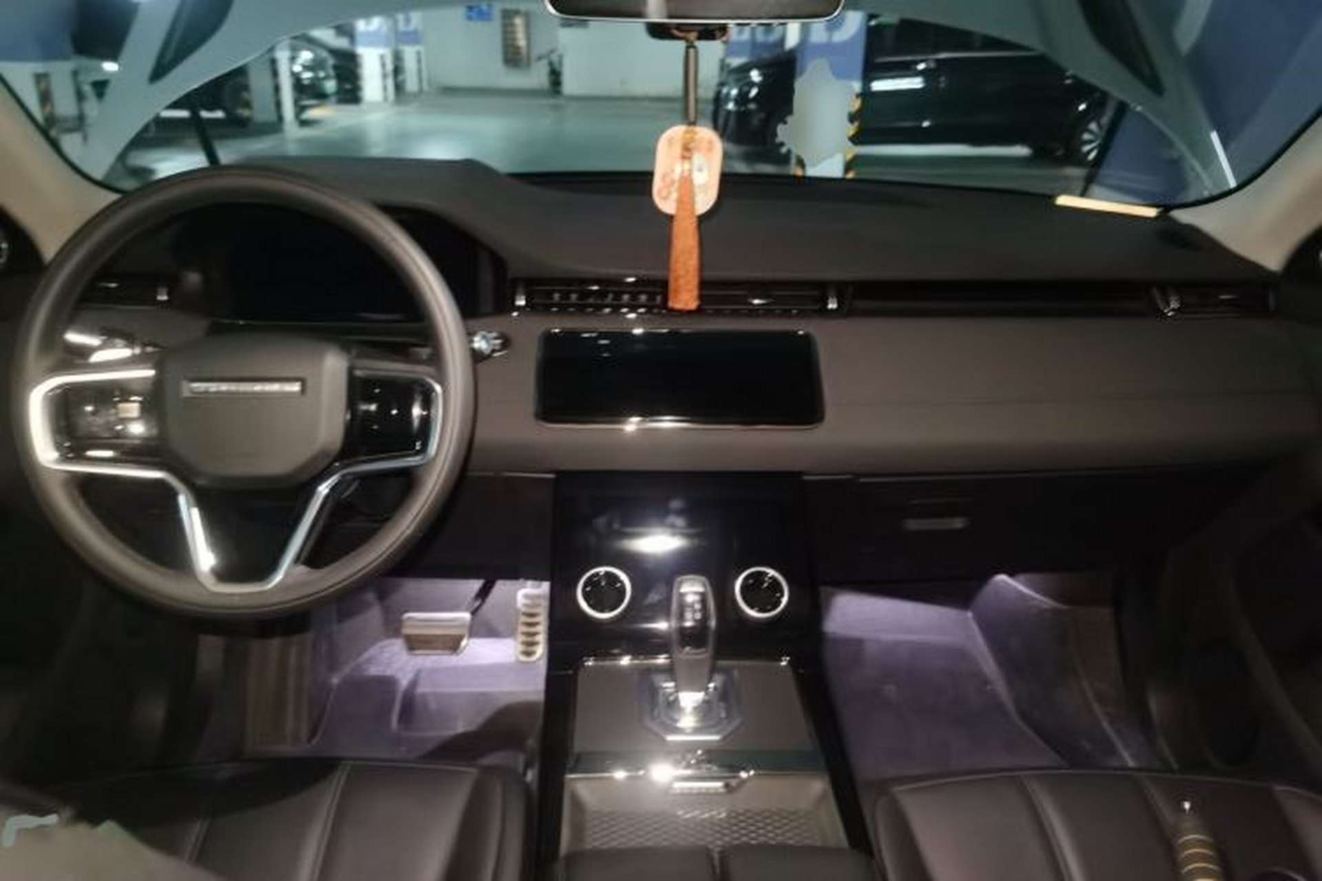 Used Land Rover Range Evoque 2022 Aurora L 249 PS R-Dynamic Collins Antique Bronze Special Edition Center Console