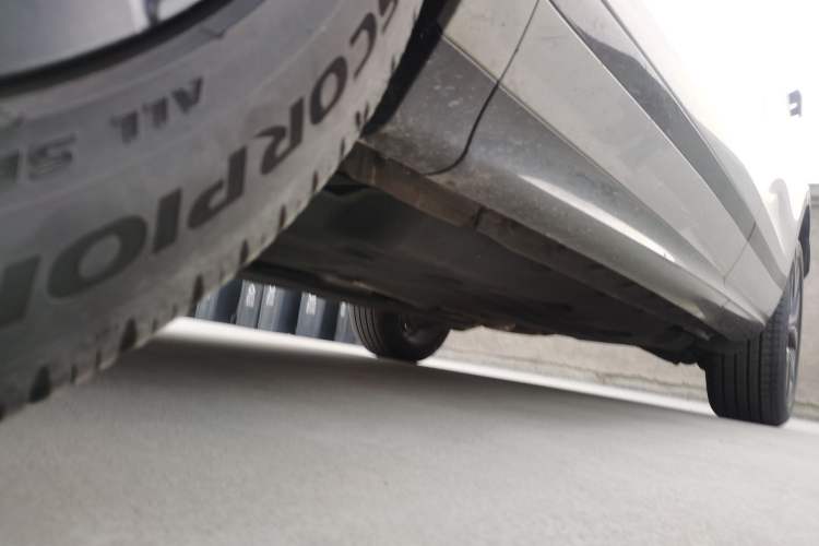 Used Land Rover Range Evoque 2022 Aurora L 249 PS R-Dynamic Collins Antique Bronze Special Edition Chassis Front Left
