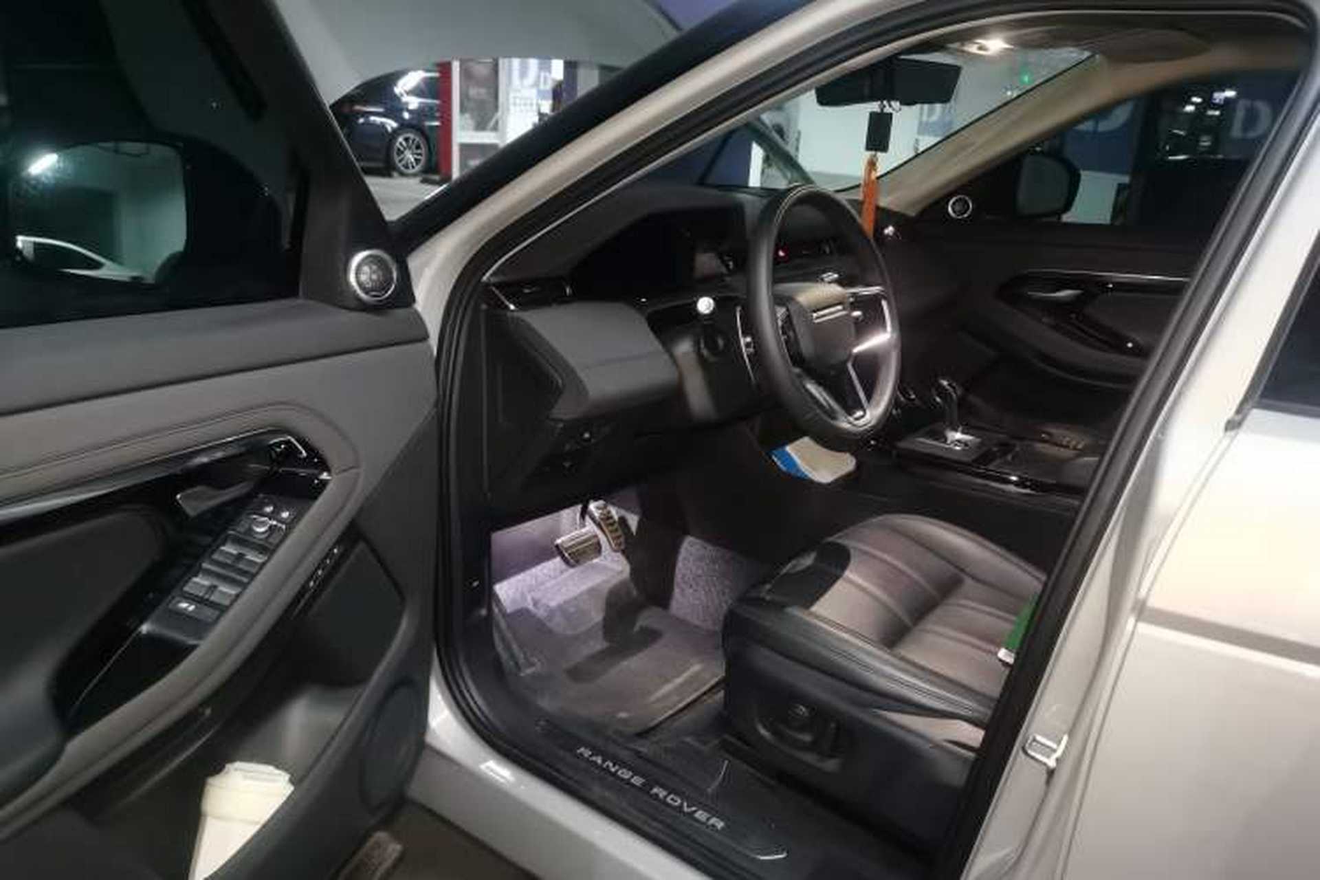 Used Land Rover Range Evoque 2022 Aurora L 249 PS R-Dynamic Collins Antique Bronze Special Edition Driver Seat