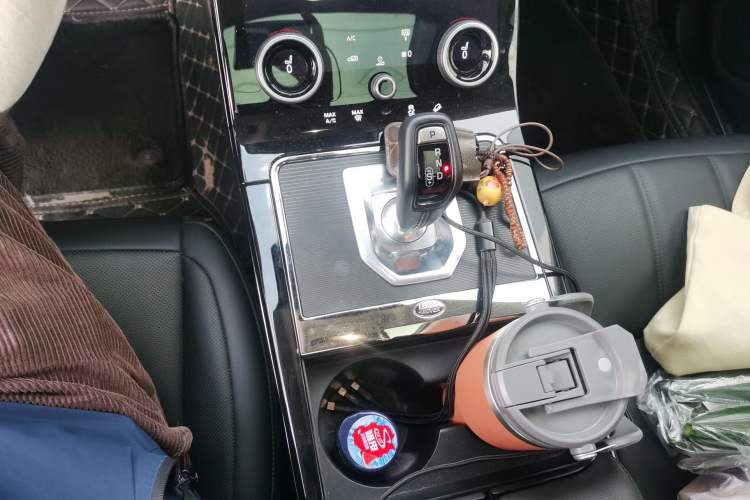 Used Land Rover Range Evoque 2022 Aurora L 249 PS R-Dynamic Collins Antique Bronze Special Edition Gear Lever