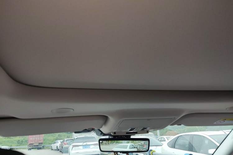 Used Land Rover Range Evoque 2022 Aurora L 249 PS R-Dynamic Luxury Edition Headliner