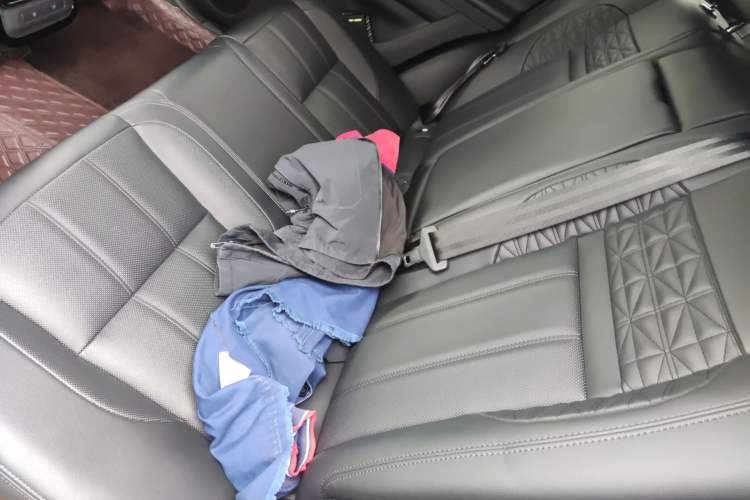 Used Land Rover Range Evoque 2022 Aurora L 249 PS R-Dynamic Luxury Edition Left Rear Seat