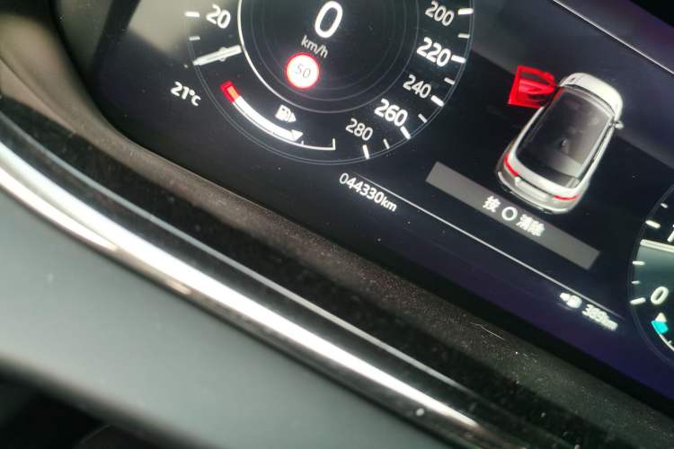 Used Land Rover Range Evoque 2022 Aurora L 249 PS R-Dynamic Collins Antique Bronze Special Edition Odometer Close Up