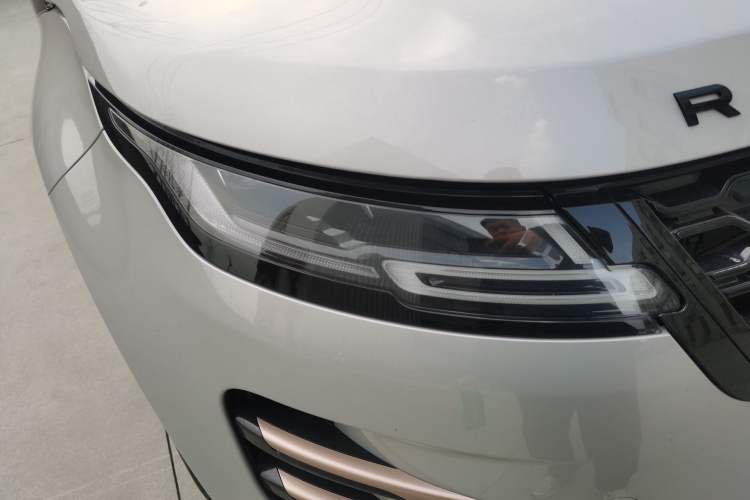 Used Land Rover Range Evoque 2022 Aurora L 249 PS R-Dynamic Collins Antique Bronze Special Edition Right Front Headlight
