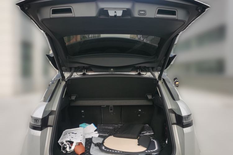 Used Land Rover Range Evoque 2022 Aurora L 249 PS R-Dynamic Collins Antique Bronze Special Edition Trunk