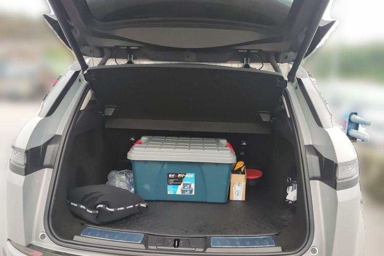 Used Land Rover Range Evoque 2022 Aurora L 249 PS R-Dynamic Luxury Edition Trunk