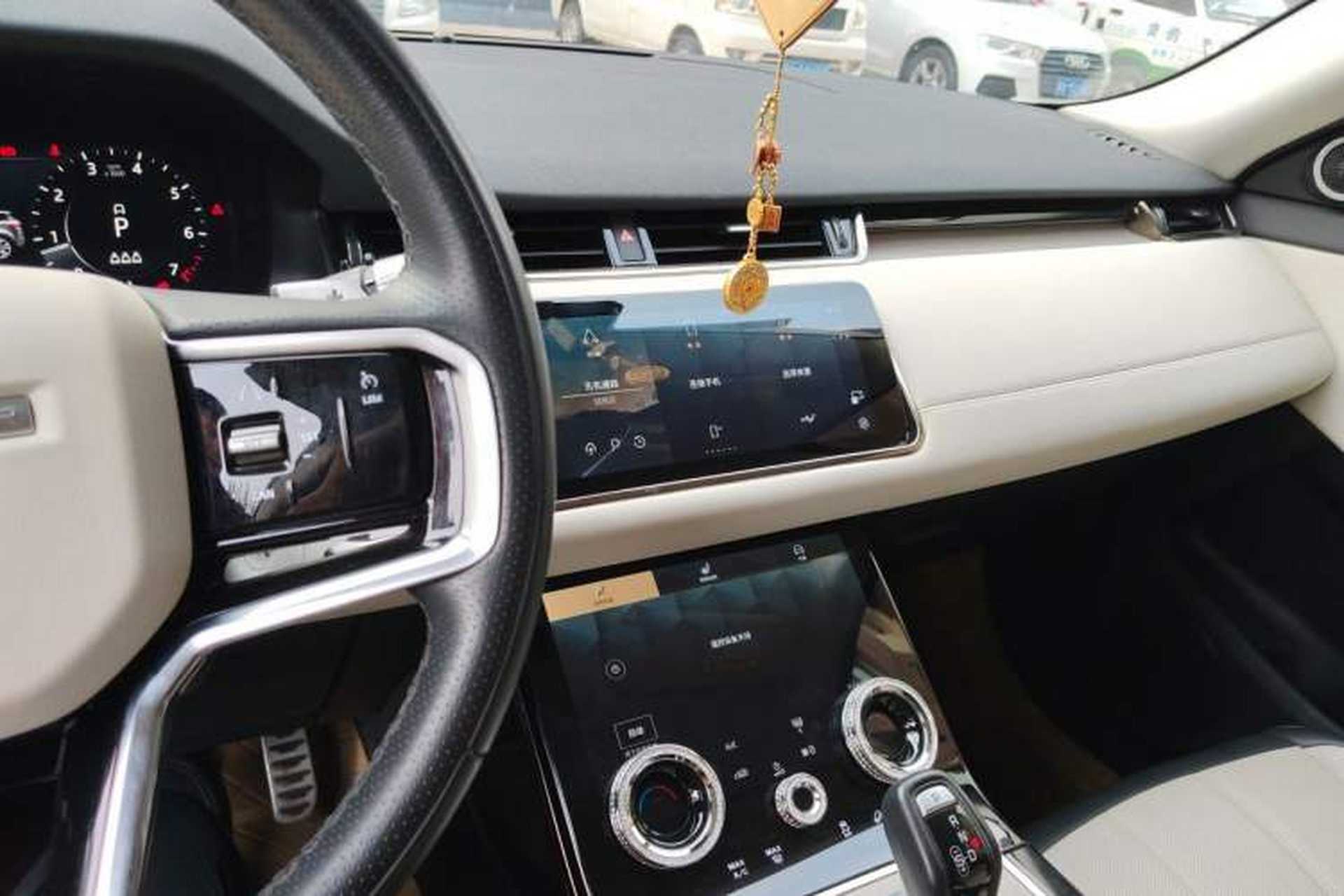 Used Land Rover Range Evoque 2022 Facelifted Aurora L 249 PS R-Dynamic Luxury Edition Audio And AC Panel