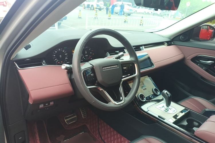 Used Land Rover Range Evoque 2022 Facelifted Aurora L 249 PS R-Dynamic Luxury Edition Center Console