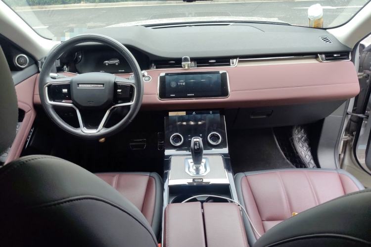Used Land Rover Range Evoque 2022 Facelifted Aurora L 249 PS R-Dynamic Luxury Edition Center Console