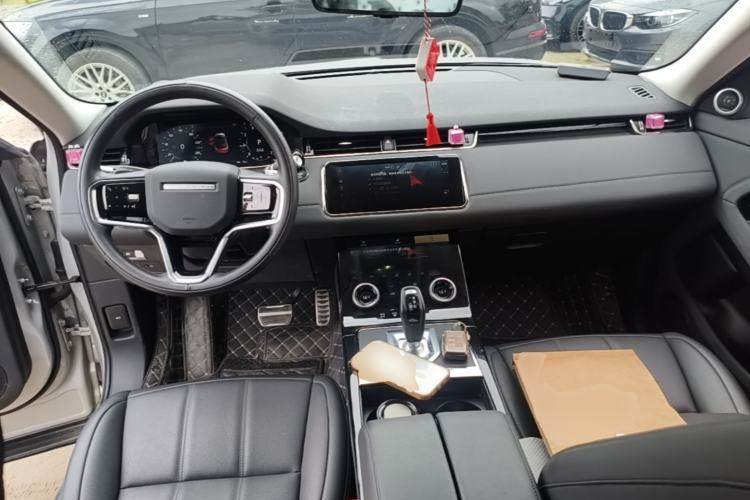 Used Land Rover Range Evoque 2022 Aurora L 249 PS R-Dynamic Luxury Edition Center Console
