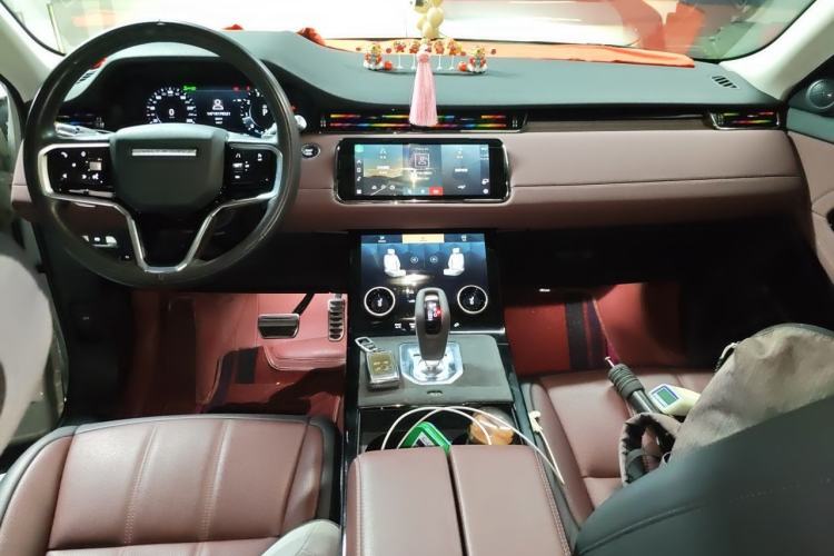 Used Land Rover Range Evoque 2022 Facelifted Aurora L 249 PS R-Dynamic Luxury Edition Center Console