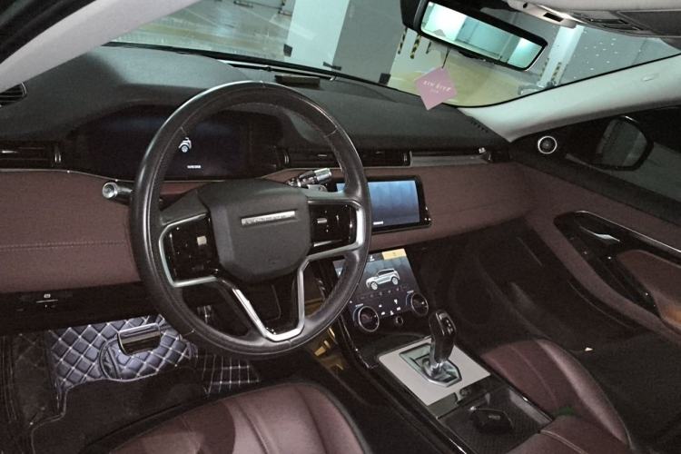 Used Land Rover Range Evoque 2022 Aurora L 249 PS R-Dynamic Luxury Edition Center Console