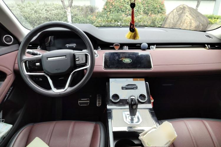 Used Land Rover Range Evoque 2022 Aurora L 249 PS R-Dynamic Luxury Edition Center Console