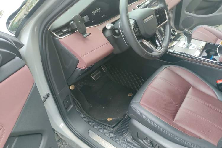 Used Land Rover Range Evoque 2022 Facelifted Aurora L 249 PS R-Dynamic Luxury Edition Driver Seat
