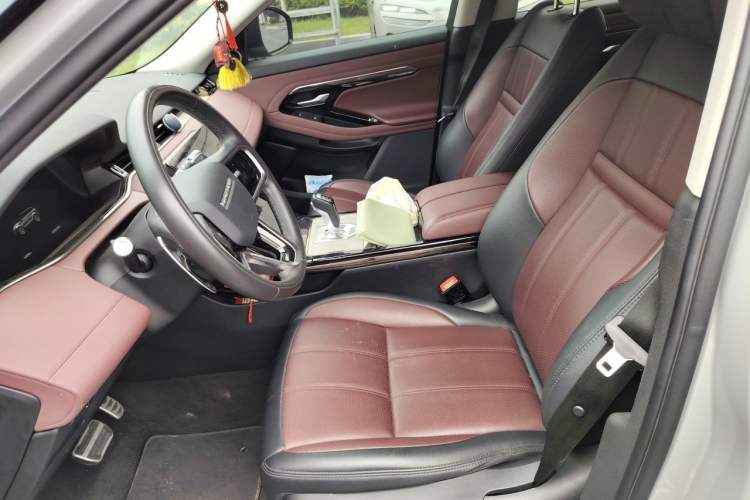 Used Land Rover Range Evoque 2022 Aurora L 249 PS R-Dynamic Luxury Edition Driver Seat
