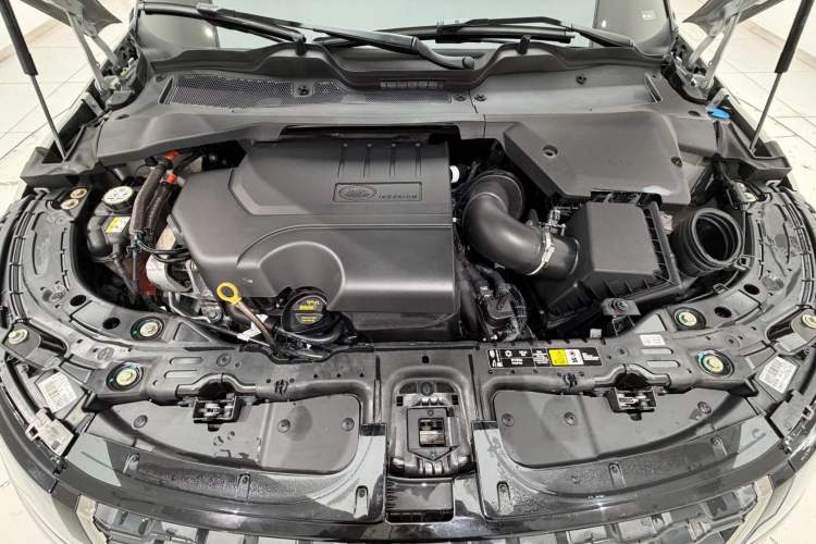 Used Land Rover Range Evoque 2022 Facelifted Aurora L 249 PS R-Dynamic Luxury Edition Engine Bay