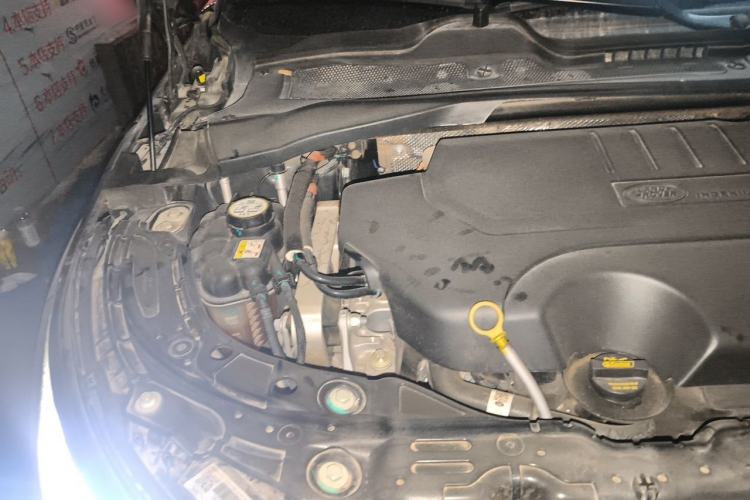 Used Land Rover Range Evoque 2022 Facelifted Aurora L 249 PS R-Dynamic Luxury Edition Engine Bay Right