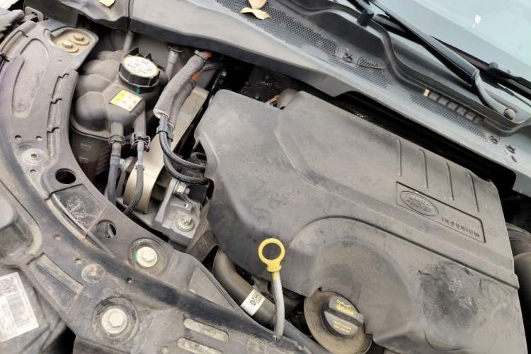Used Land Rover Range Evoque 2022 Aurora L 249 PS R-Dynamic Luxury Edition Engine Bay Right
