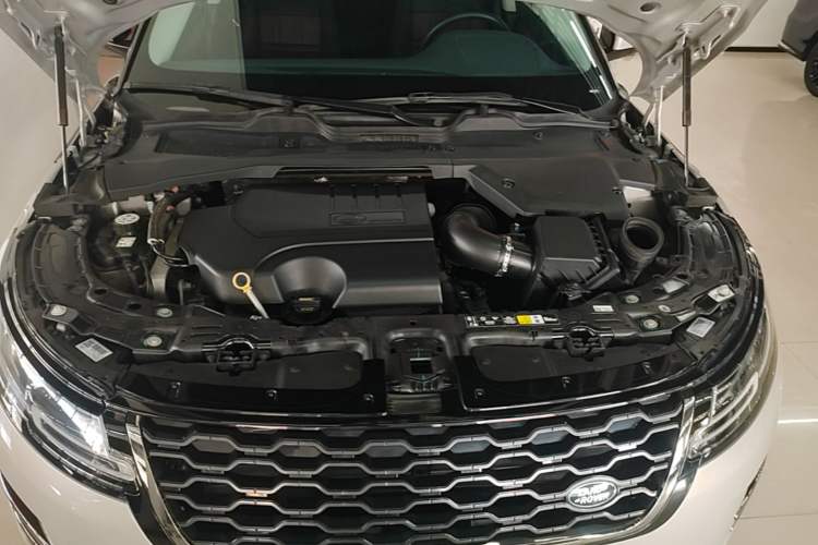 Used Land Rover Range Evoque 2022 Aurora L 249 PS R-Dynamic Luxury Edition Engine Bay