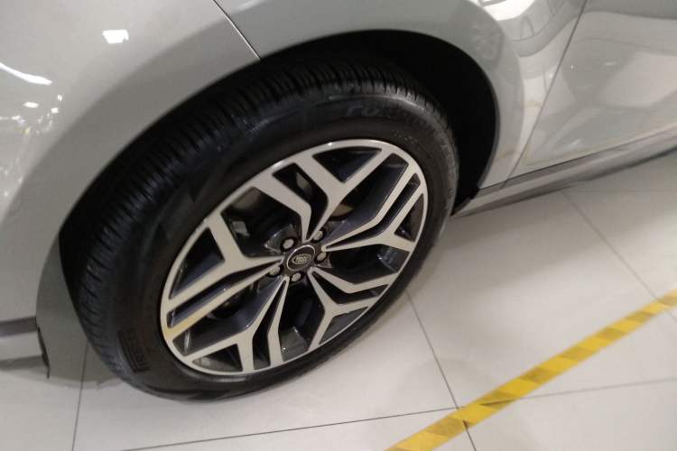 Used Land Rover Range Evoque 2022 Aurora L 249 PS R-Dynamic Luxury Edition Exterior 4