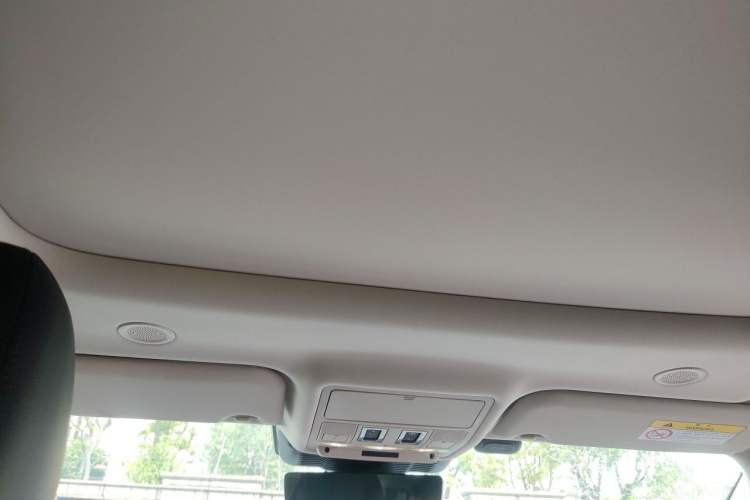 Used Land Rover Range Evoque 2022 Facelifted Aurora L 249 PS R-Dynamic Luxury Edition Headliner