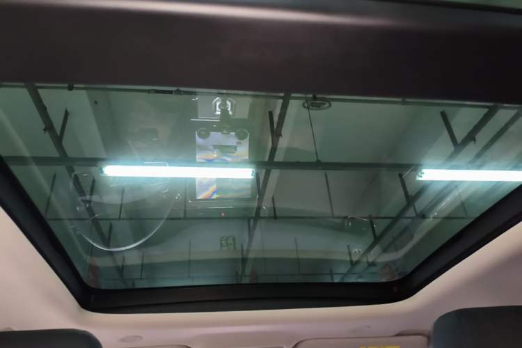 Used Land Rover Range Evoque 2022 Facelifted Aurora L 249 PS R-Dynamic Luxury Edition Headliner