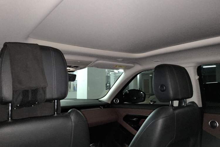 Used Land Rover Range Evoque 2022 Aurora L 249 PS R-Dynamic Luxury Edition Headliner