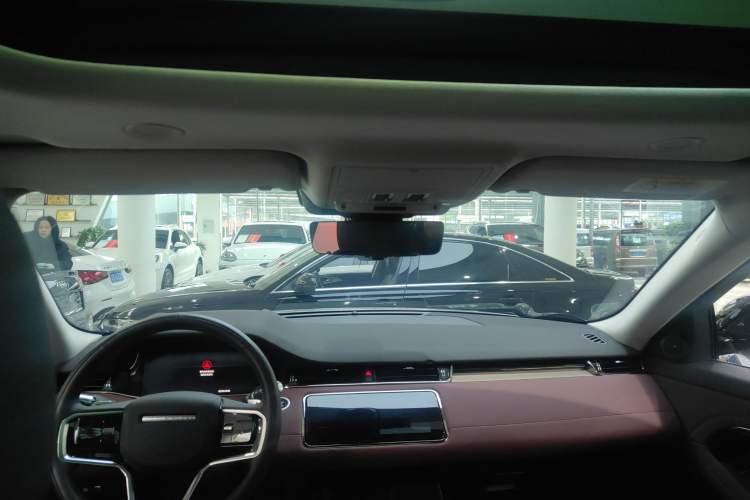 Used Land Rover Range Evoque 2022 Facelifted Aurora L 249 PS R-Dynamic Luxury Edition Headliner