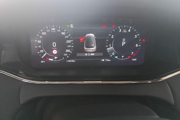 Used Land Rover Range Evoque 2022 Facelifted Aurora L 249 PS R-Dynamic Luxury Edition Instrument Cluster