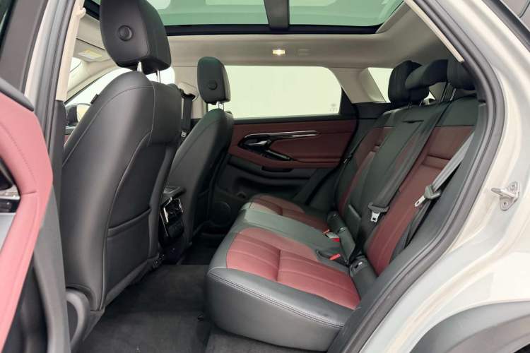Used Land Rover Range Evoque 2022 Facelifted Aurora L 249 PS R-Dynamic Luxury Edition Interior 2