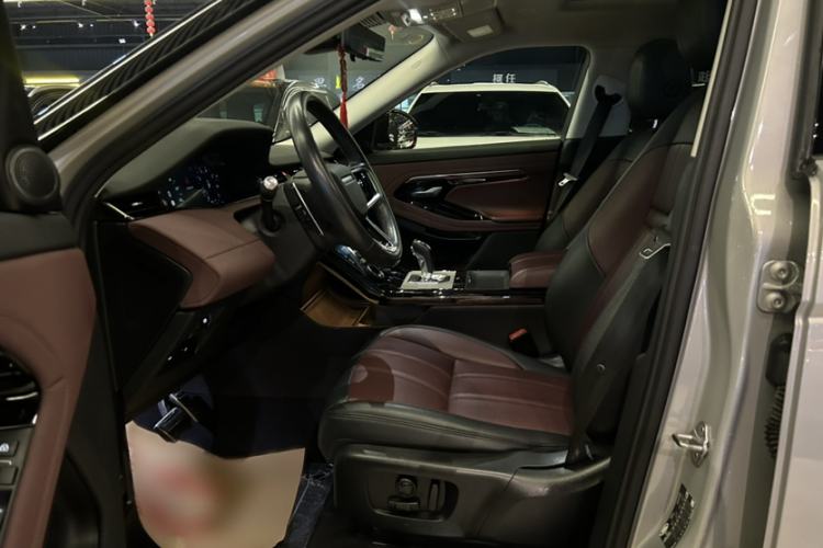 Used Land Rover Range Evoque 2022 Facelifted Aurora L 249 PS R-Dynamic Luxury Edition Interior 2