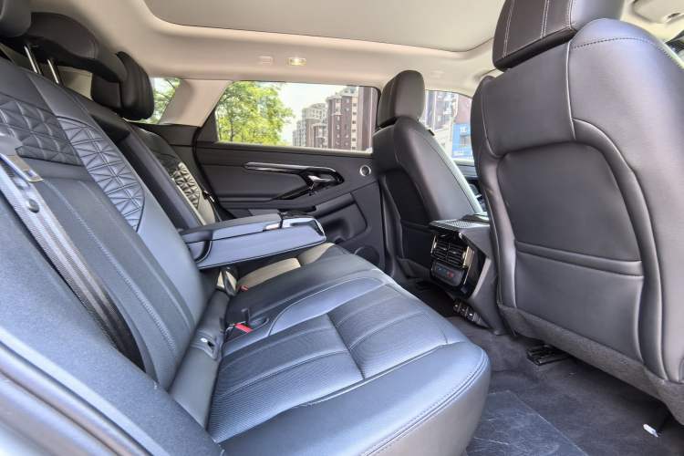 Used Land Rover Range Evoque 2022 Aurora L 249 PS R-Dynamic Collins Antique Bronze Special Edition Interior 2