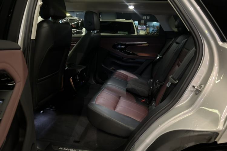 Used Land Rover Range Evoque 2022 Facelifted Aurora L 249 PS R-Dynamic Luxury Edition Interior 3