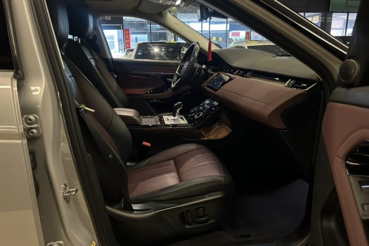 Used Land Rover Range Evoque 2022 Facelifted Aurora L 249 PS R-Dynamic Luxury Edition Interior 4