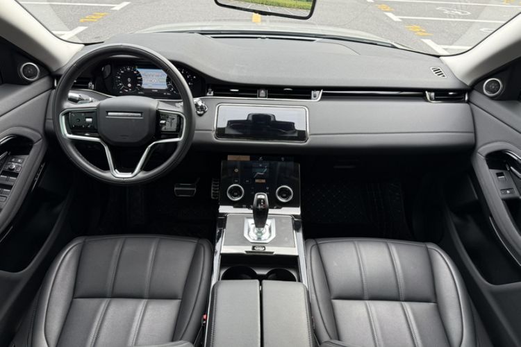 Used Land Rover Range Evoque 2022 Aurora L 249 PS R-Dynamic Luxury Edition Interior 5