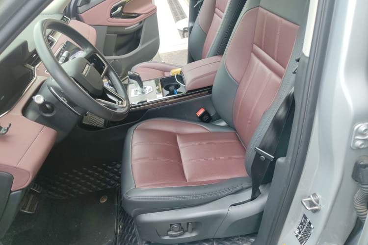 Used Land Rover Range Evoque 2022 Facelifted Aurora L 249 PS R-Dynamic Luxury Edition Left Front Seat