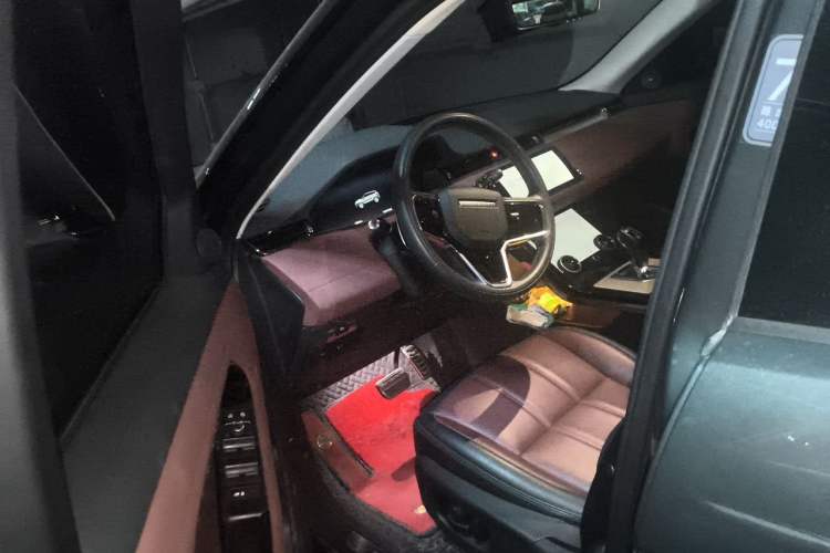 Used Land Rover Range Evoque 2022 Facelifted Aurora L 249 PS R-Dynamic Luxury Edition Left Front Seat