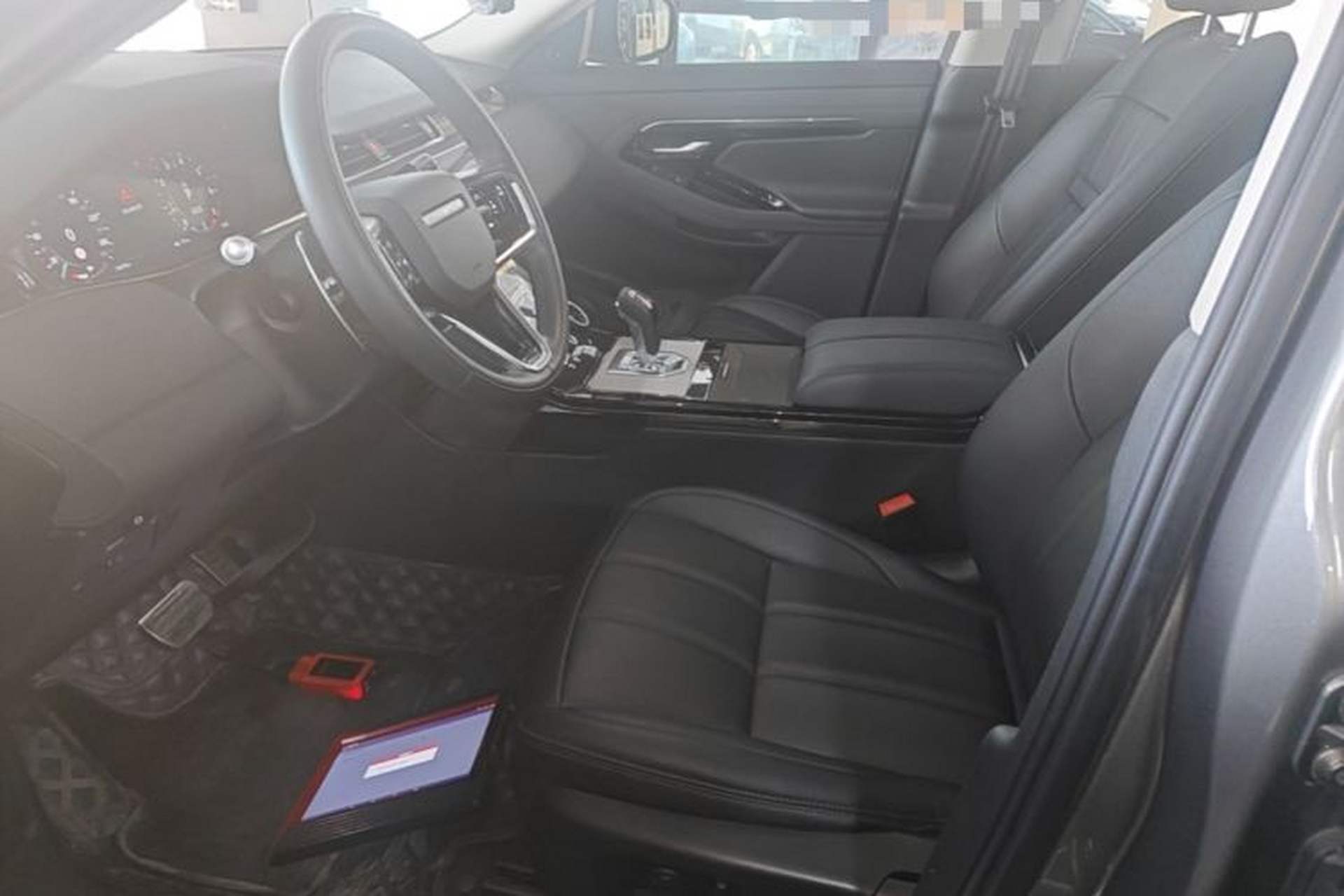 Used Land Rover Range Evoque 2022 Facelifted Aurora L 249 PS R-Dynamic Luxury Edition Left Front Seat
