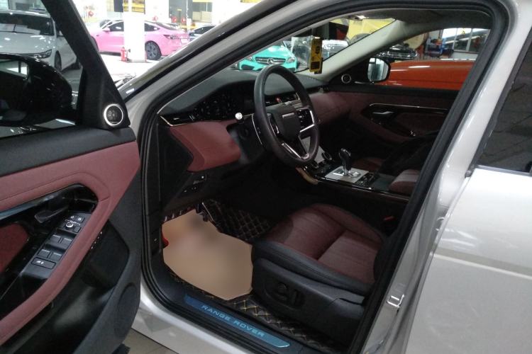 Used Land Rover Range Evoque 2022 Aurora L 249 PS R-Dynamic Luxury Edition Left Front Seat