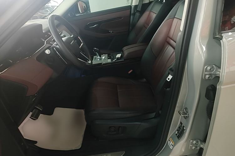 Used Land Rover Range Evoque 2022 Aurora L 249 PS R-Dynamic Luxury Edition Left Front Seat