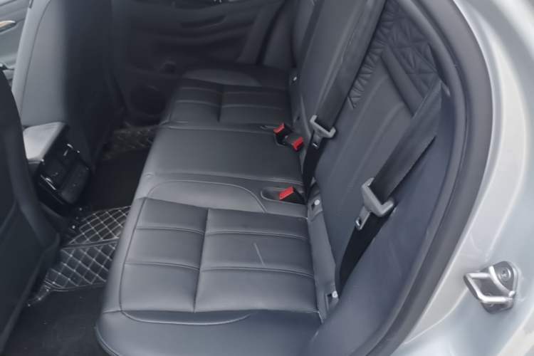 Used Land Rover Range Evoque 2022 Aurora L 249 PS R-Dynamic Luxury Edition Left Rear Seat