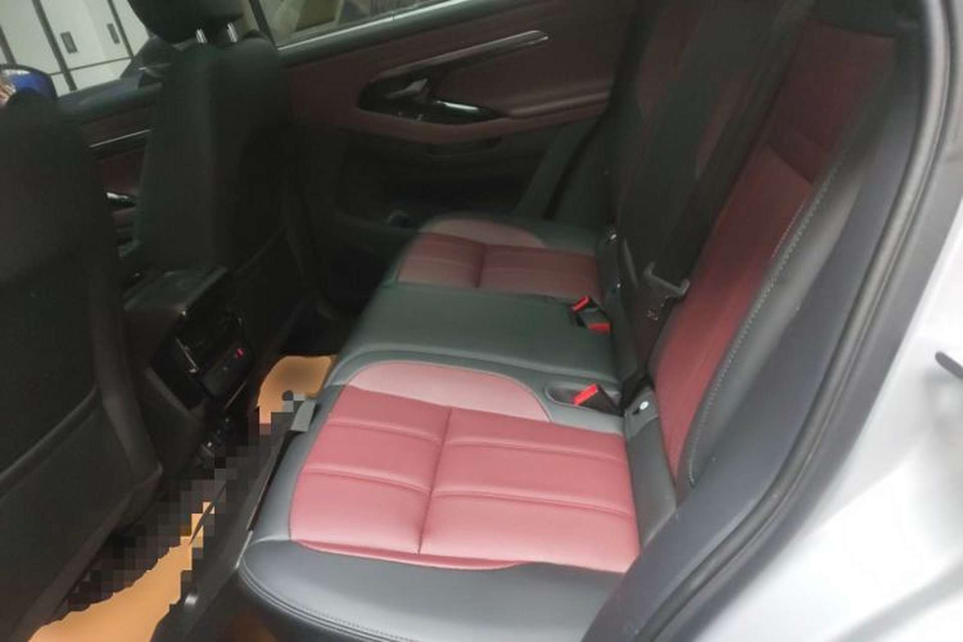 Used Land Rover Range Evoque 2022 Facelifted Aurora L 249 PS R-Dynamic Luxury Edition Left Rear Seat