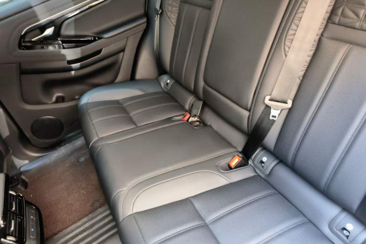 Used Land Rover Range Evoque 2022 Aurora L 249 PS R-Dynamic Collins Antique Bronze Special Edition Left Rear Seat