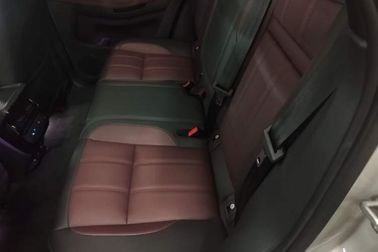 Used Land Rover Range Evoque 2022 Facelifted Aurora L 249 PS R-Dynamic Luxury Edition Left Rear Seat